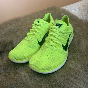 Women’s Nike Free Run Flyknit Tennis Shoe